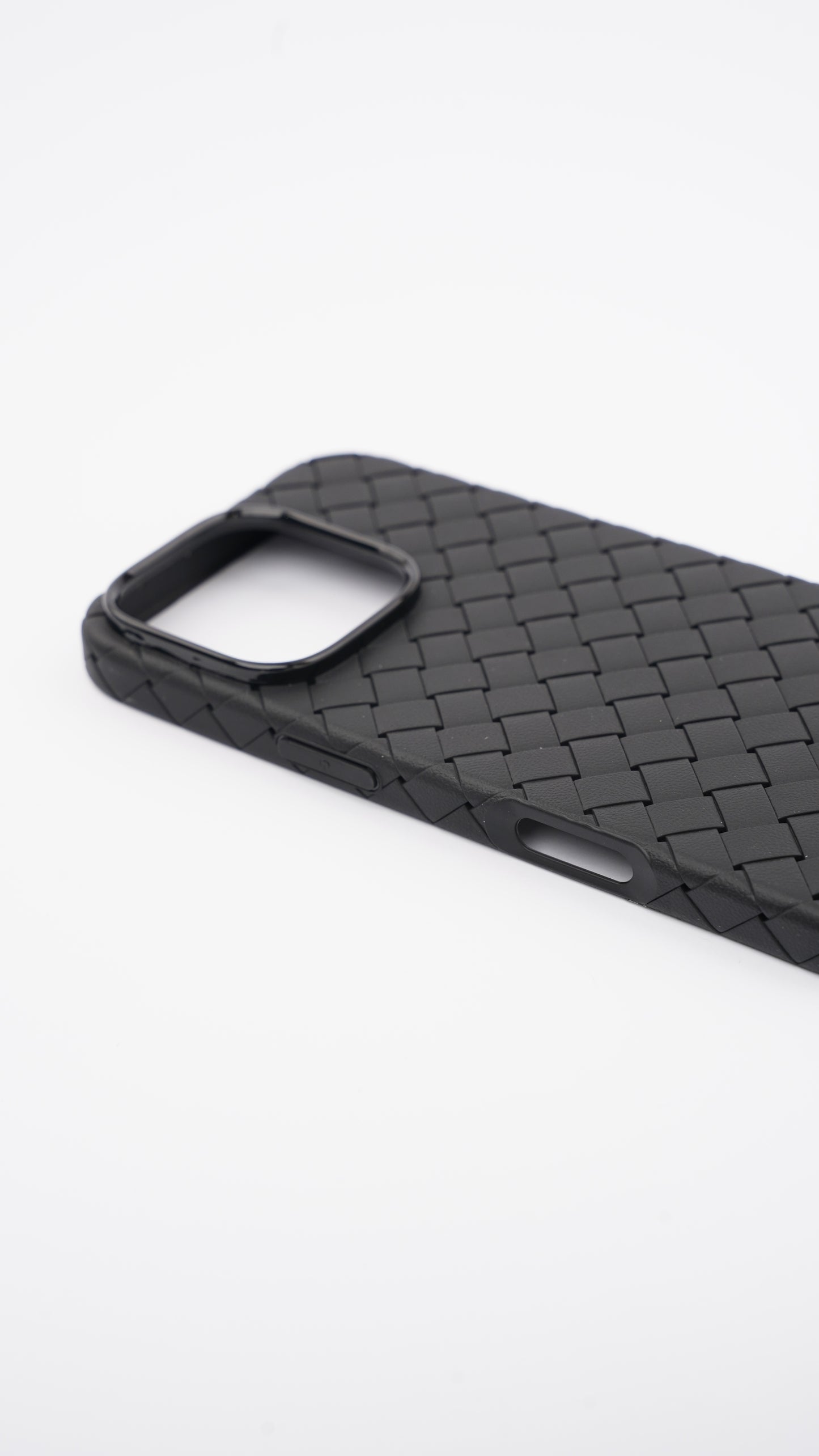 Woven Leather Case for iPhone 15