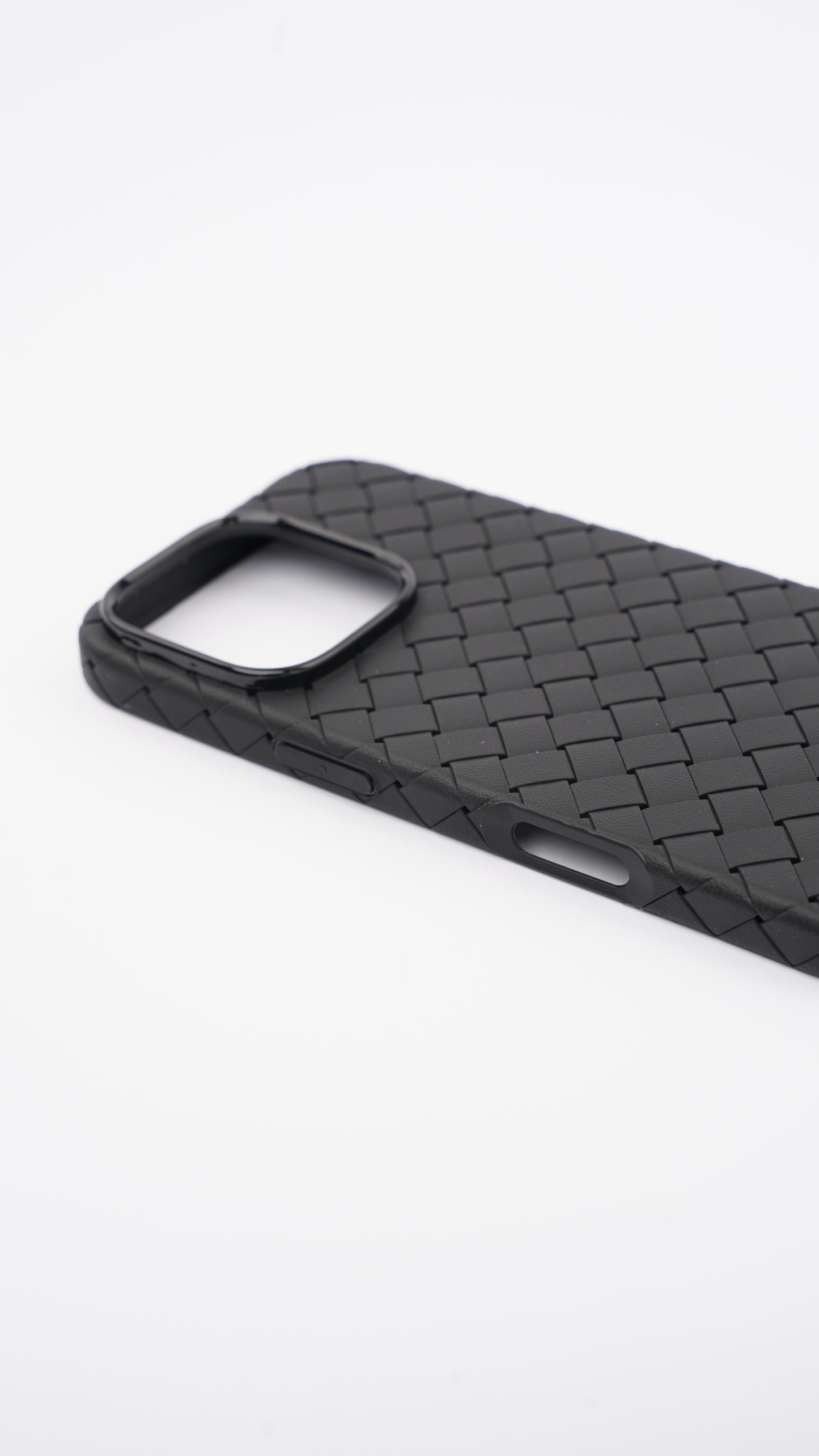 Woven Leather Case for iPhone 15