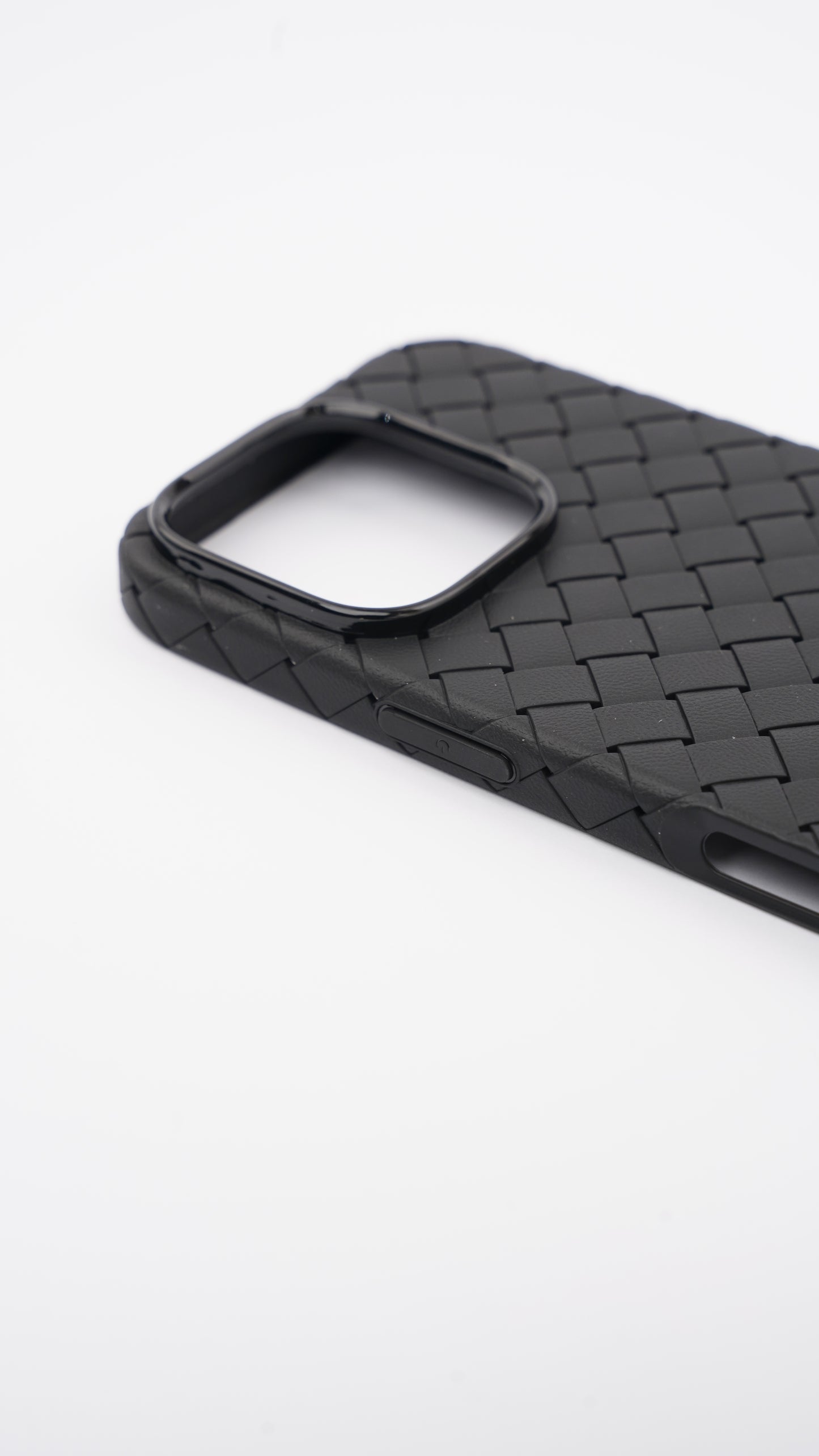 Woven Leather Case for iPhone 15