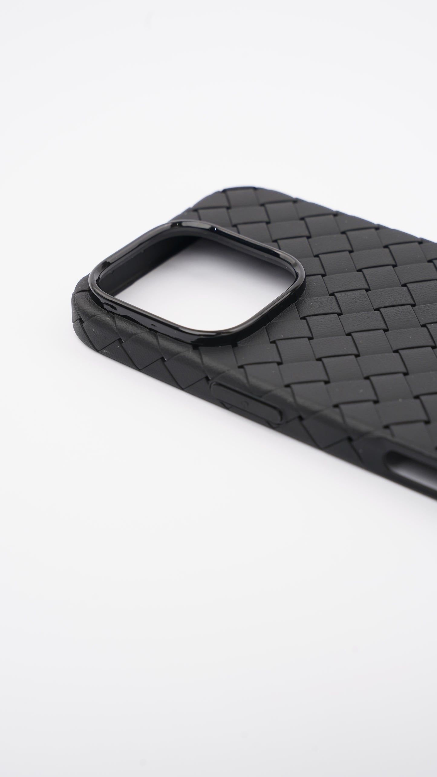 Woven Leather Case for iPhone 15