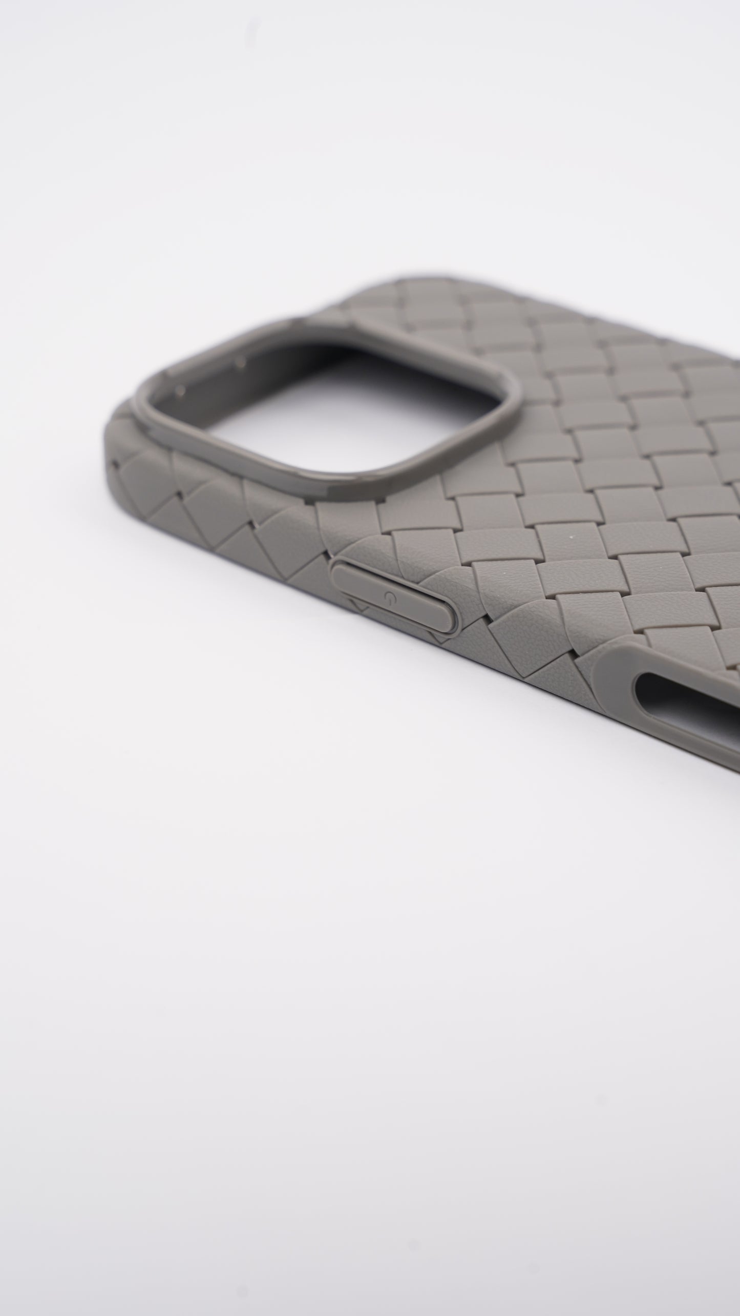Woven Leather Case for iPhone 16 Pro