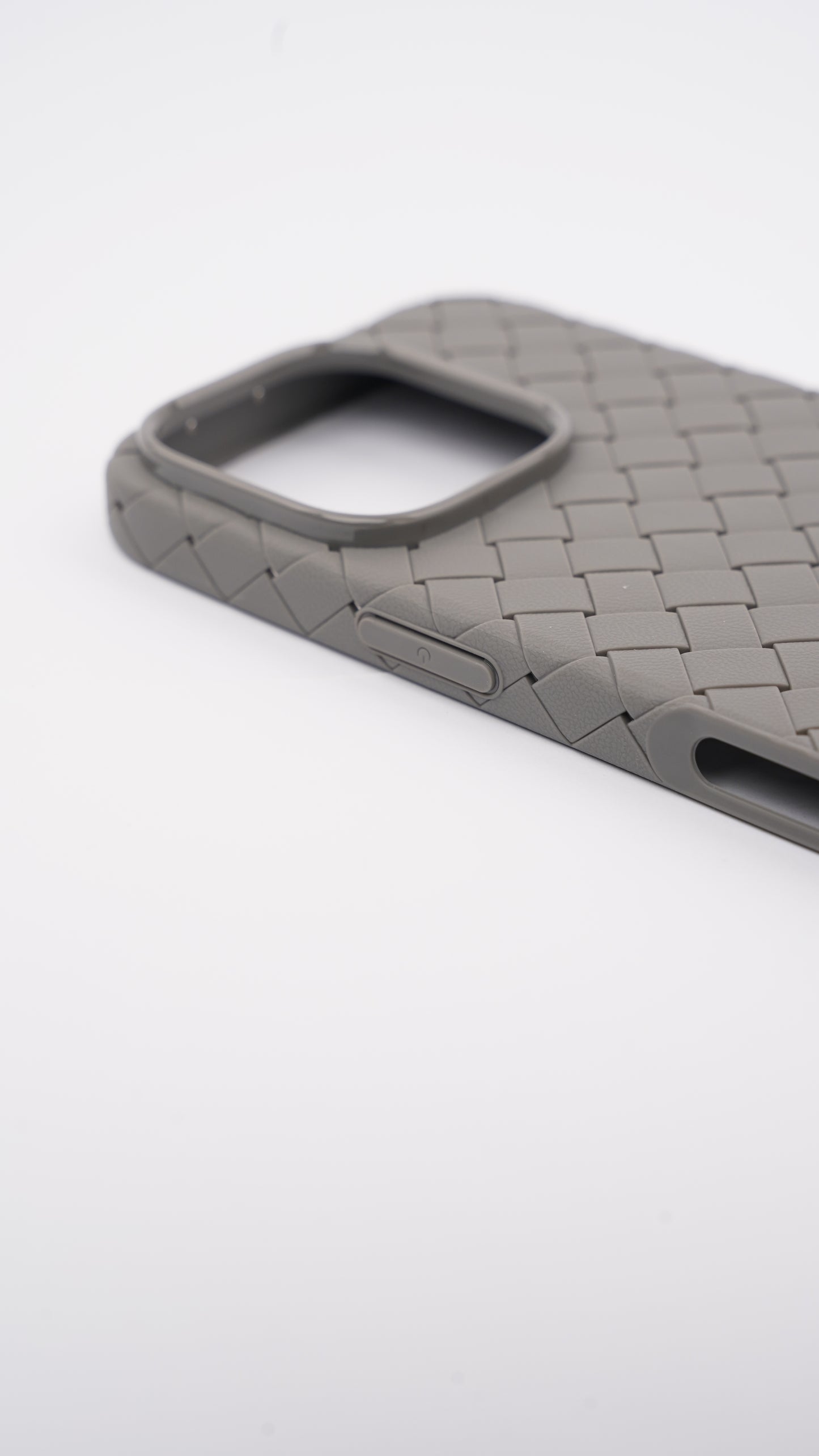 Woven Leather Case for iPhone 16 Pro Max